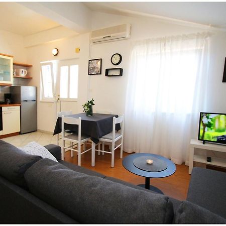 Studio Apartman Elena Primošten المظهر الخارجي الصورة