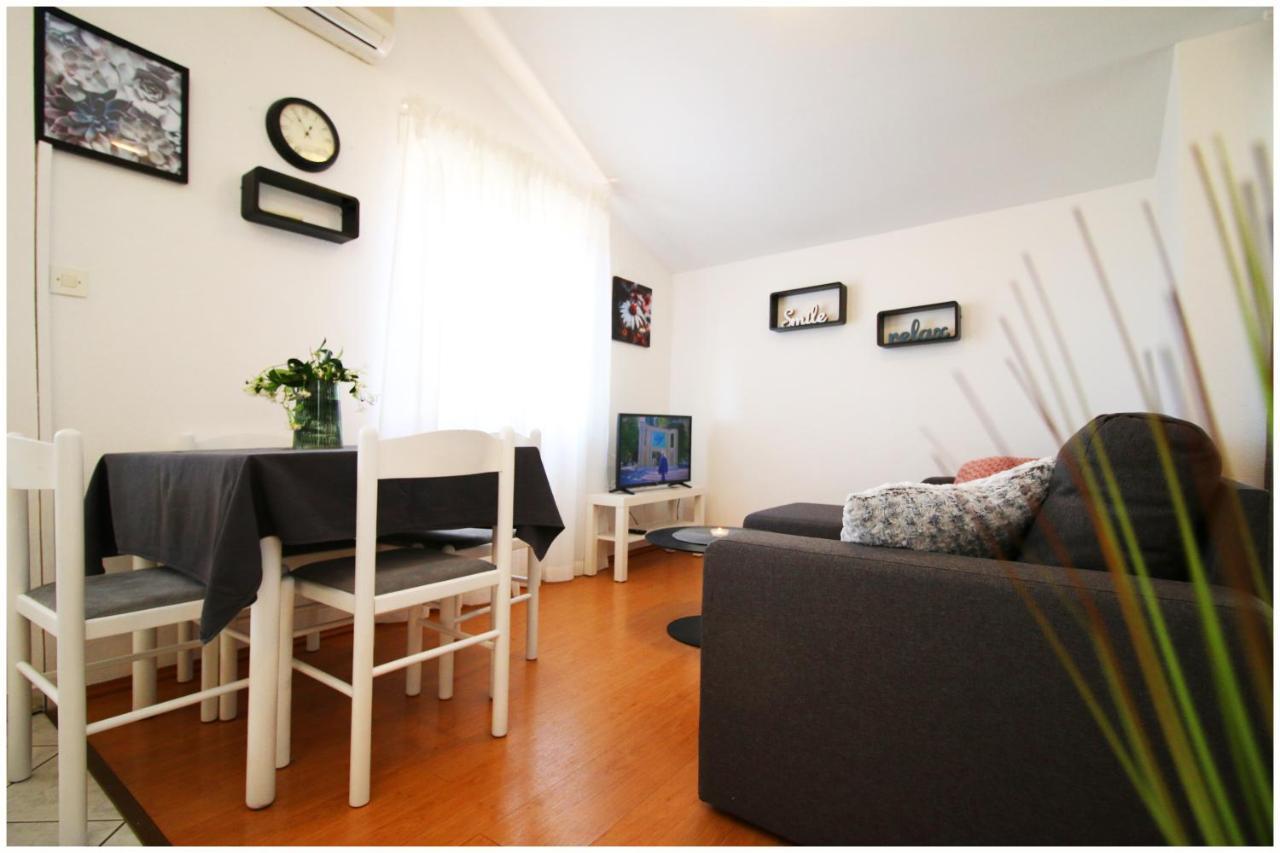Studio Apartman Elena Primošten المظهر الخارجي الصورة